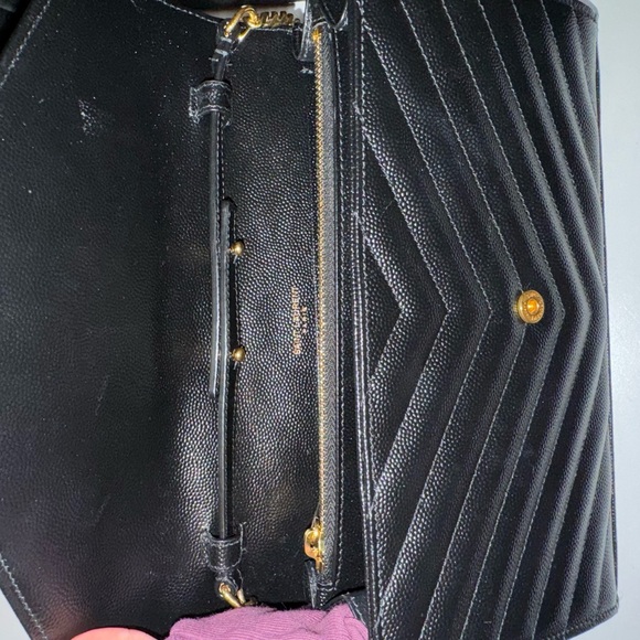 SAINT LAURENT
Cassandre matelassé textured-leather shoulder - Picture 8 of 14